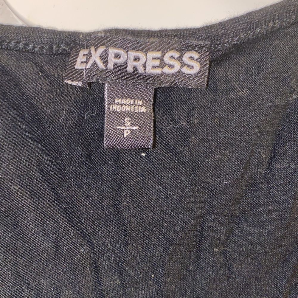 ✨ Express ruffle top✨ - Picture 5 of 5